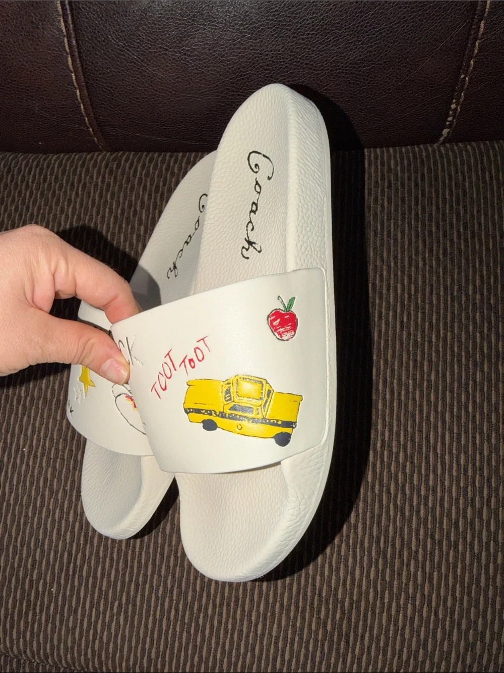 Coach sketch New York slides